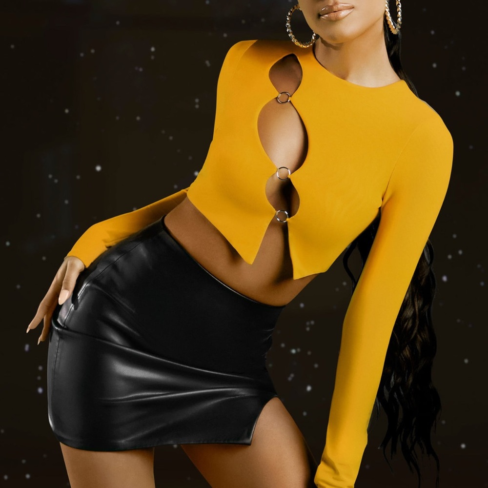 Oh Polly *NEW without tag* mesh cutout crop top